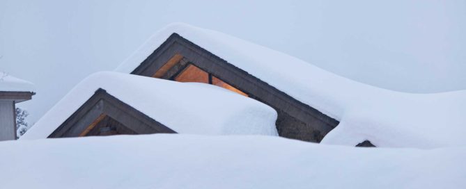 What Happens to Your Roof During Heavy Winter Snowfall - Golden Horseshoe Construction