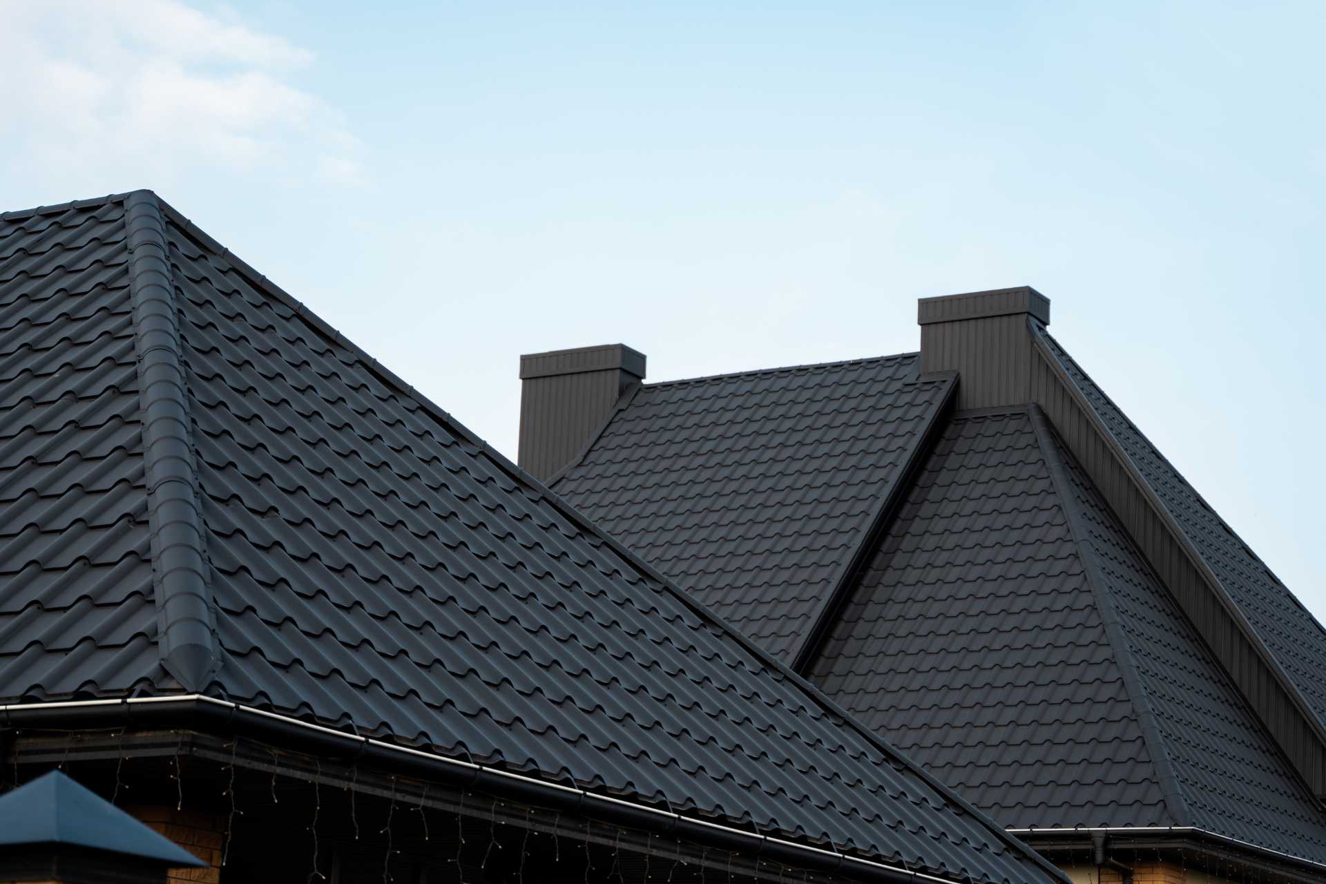 The Lifecycle of a Roof: 5 Critical Factors That Determine Your Roof’s Lifespan - Golden Horseshoe Construction